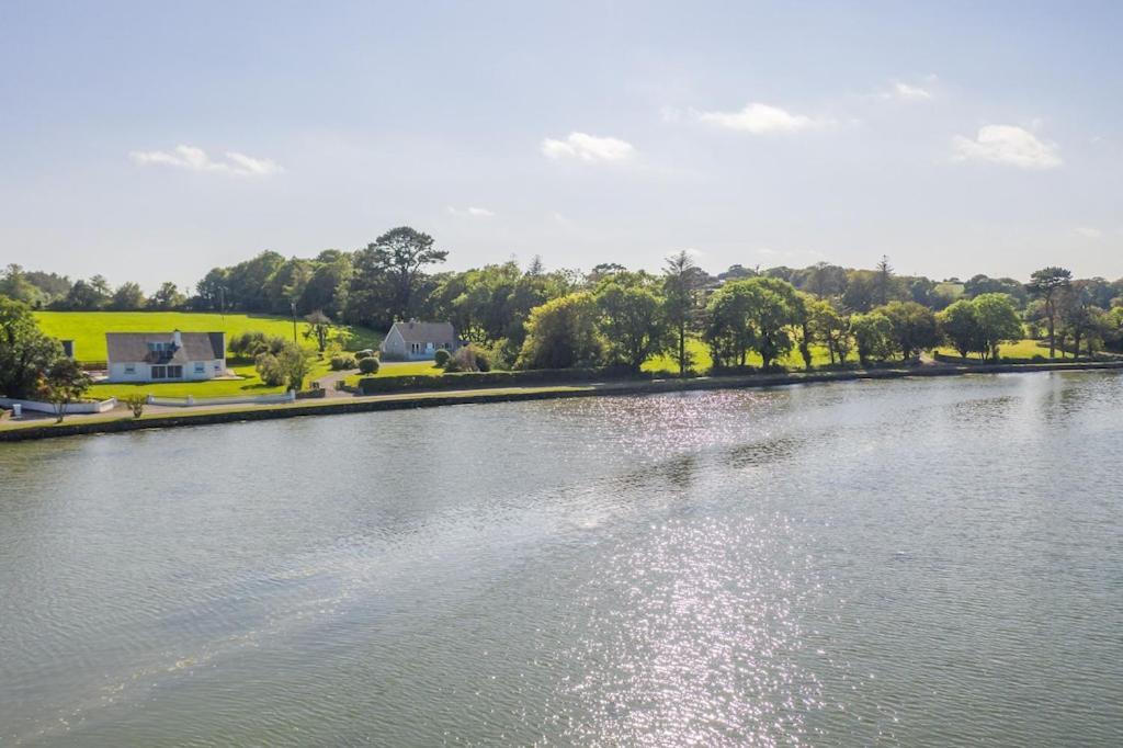 קורק 2 Bed Waterfront Property - Close To Courtmacsherry מראה חיצוני תמונה